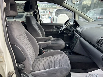 Volkswagen Sharan, 2003г, передний привод, автомат
