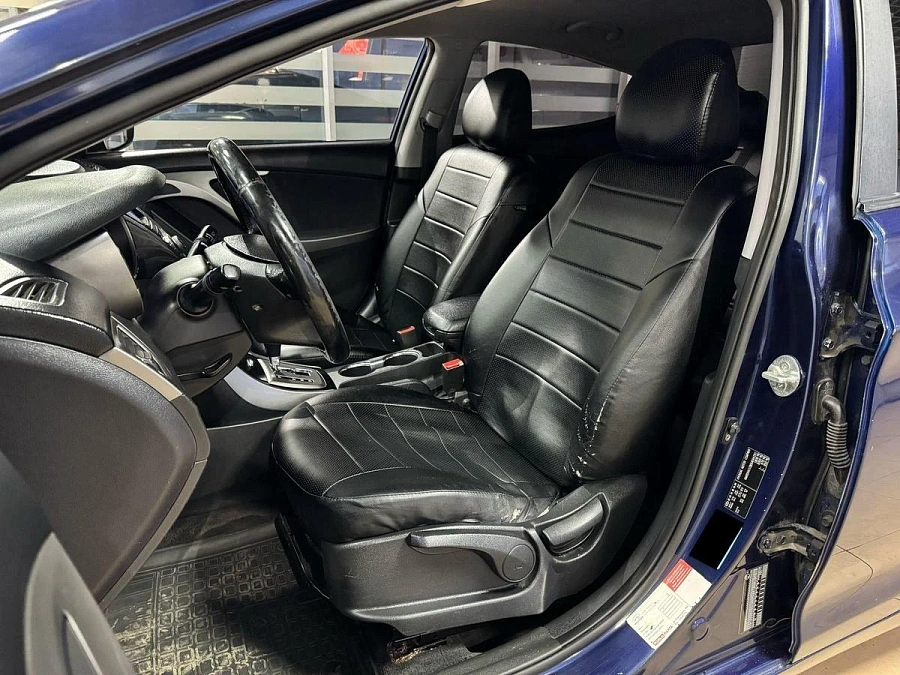 Hyundai Elantra, 2012г., передний привод, автомат