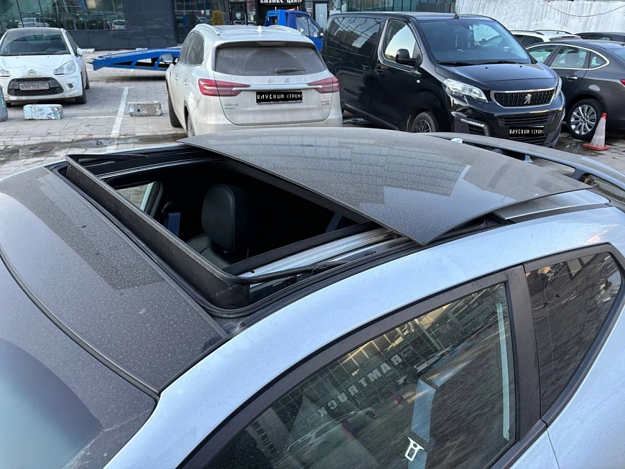 Hyundai Veloster, 2019г., передний привод, механика