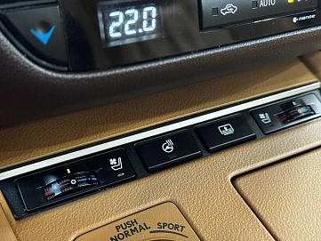 Lexus ES, 2017г, передний привод, автомат