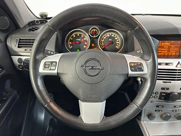 Opel Astra, 2011г, передний привод, робот