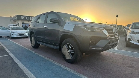 Toyota Fortuner, 2024г, полный привод, автомат