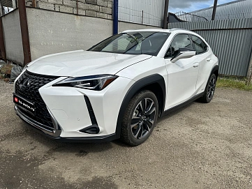 Lexus UX, 2021г., полный привод, вариатор
