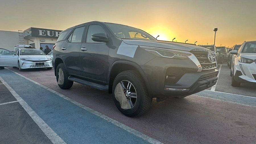 Toyota Fortuner, 2024г., полный привод, автомат
