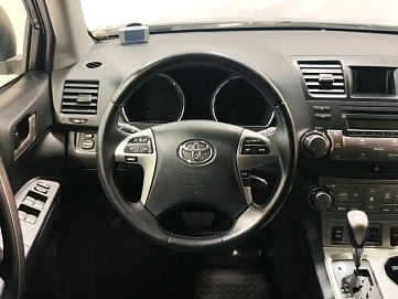 Toyota Highlander, 2013г, полный привод, автомат
