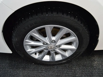 Toyota Corolla, 2013г, передний привод, вариатор