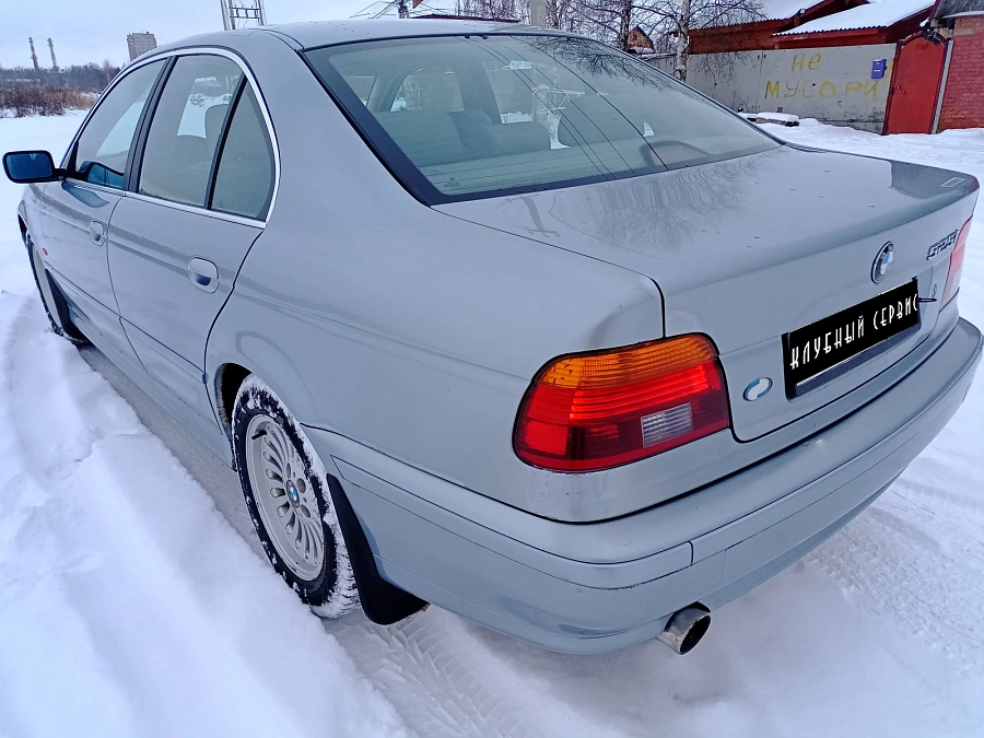 BMW 5 серии, 2002г., задний привод, автомат