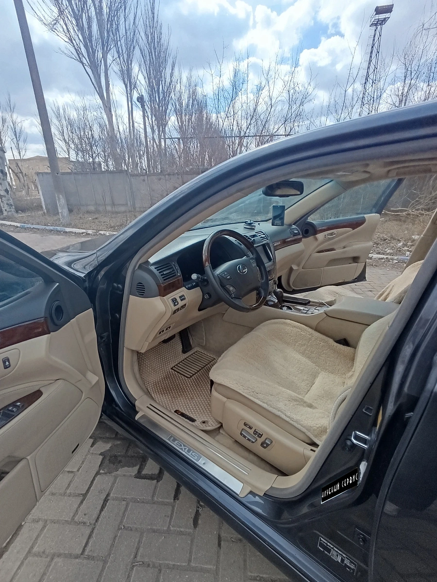Lexus LS, 2008г., задний привод, автомат
