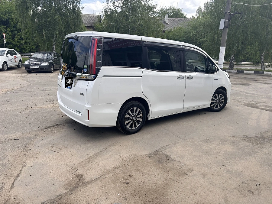 Toyota Esquire, 2019г., передний привод, вариатор