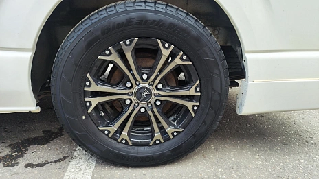 Toyota HiAce, 2015г, полный привод, автомат