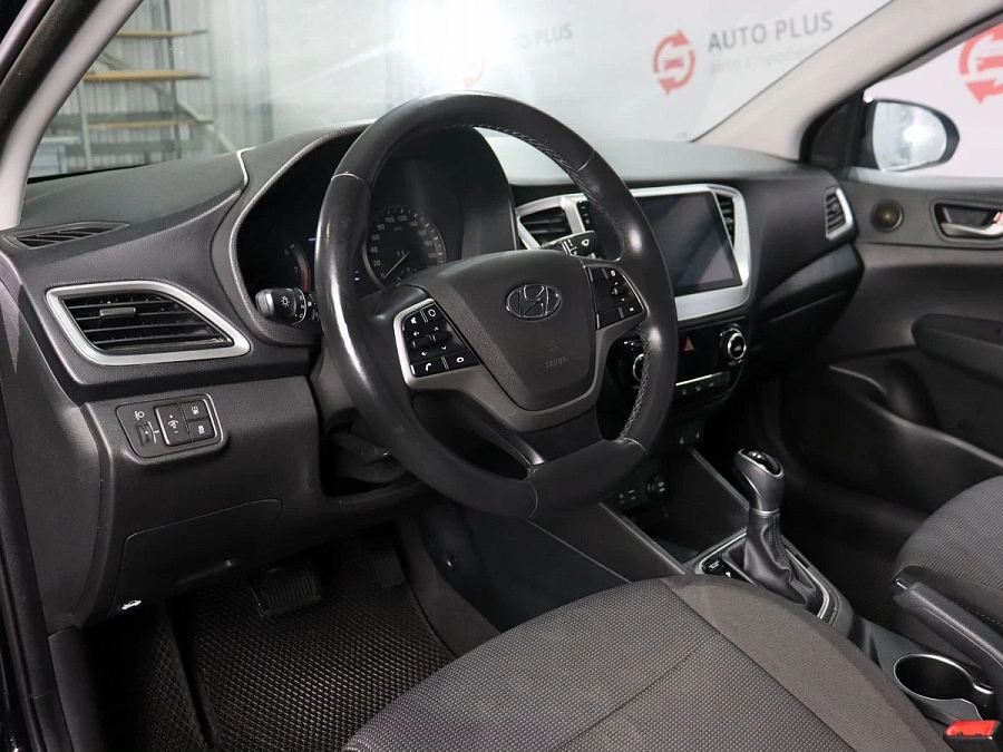 Hyundai Solaris, 2018г., передний привод, автомат