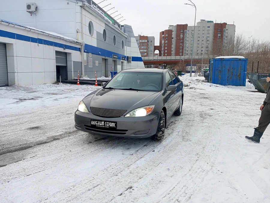 Toyota Camry, 2003г., передний привод, автомат