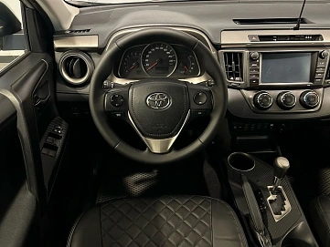Toyota RAV4, 2014г, передний привод, автомат