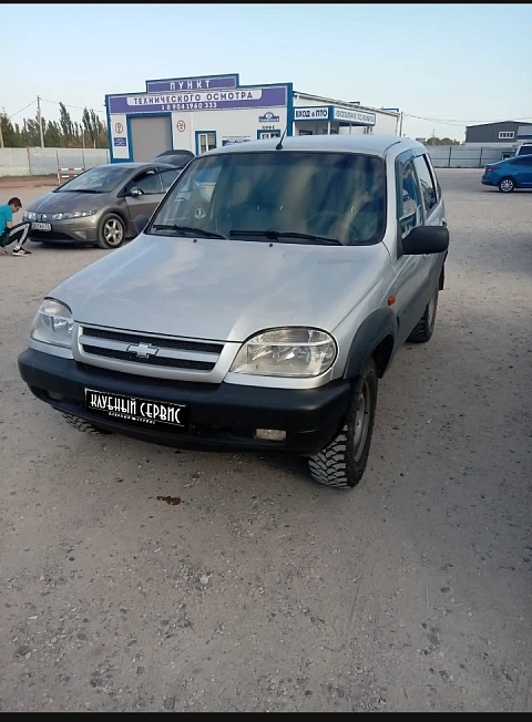 Chevrolet Niva, 2004г., полный привод, механика