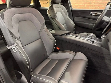 Volvo XC60, 2025г, полный привод, автомат