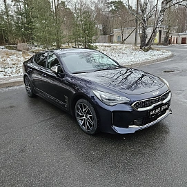 Kia Stinger, 2022г, полный привод, автомат