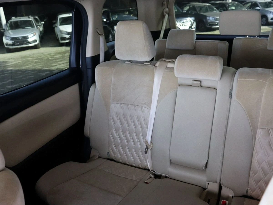 Toyota Alphard, 2019г., полный привод, вариатор