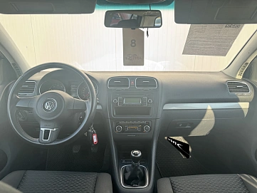 Volkswagen Golf, 2011г, передний привод, механика