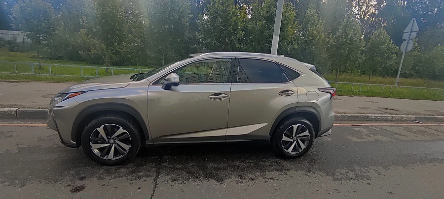 Lexus NX, 2019г., полный привод, автомат