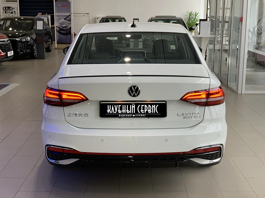 Volkswagen Lavida, 2023г., передний привод, робот