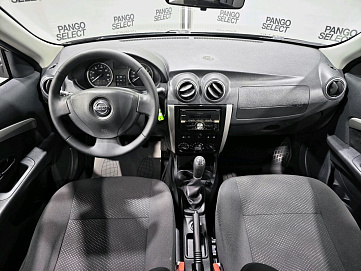 Nissan , 2015г., передний привод, механика