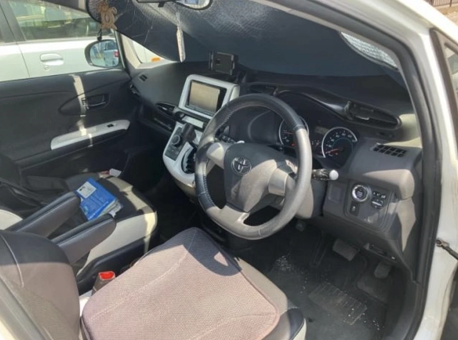 Toyota Wish, 2012г., полный привод, вариатор