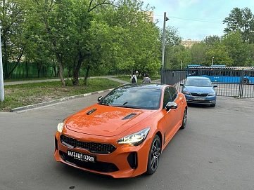Kia Stinger, 2022г, полный привод, автомат