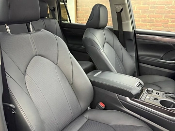 Toyota Highlander, 2025г, полный привод, автомат