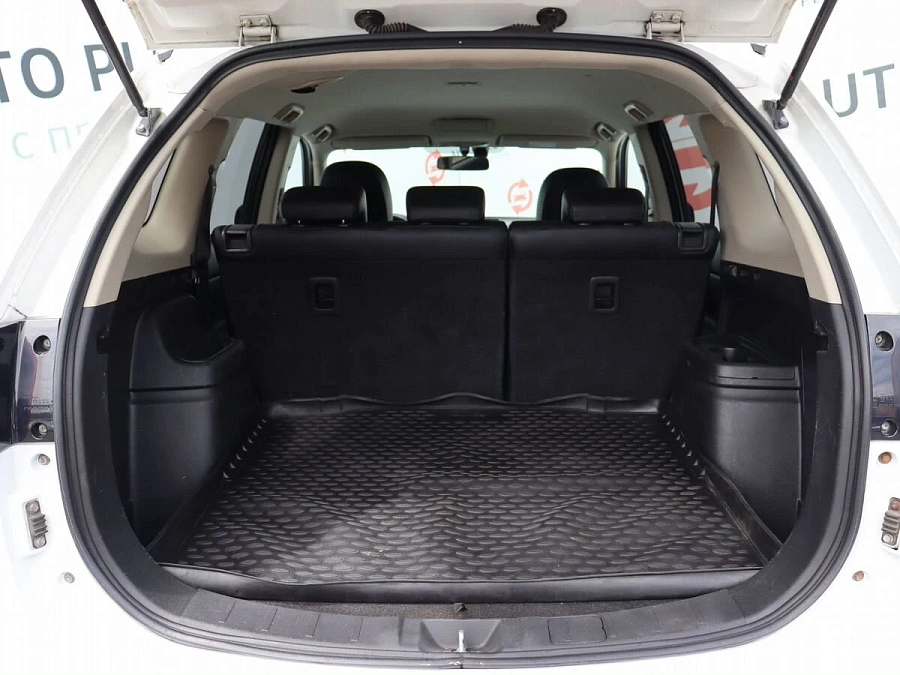 Mitsubishi Outlander, 2015г., полный привод, вариатор