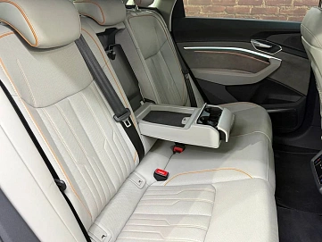 Audi e-tron, 2019г, полный привод, автомат