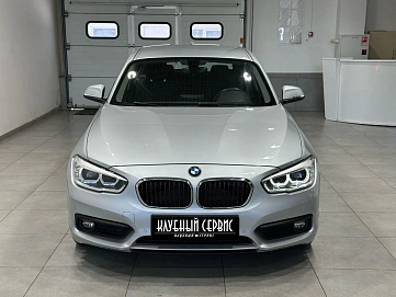 BMW 1 серии, 2017г, задний привод, автомат