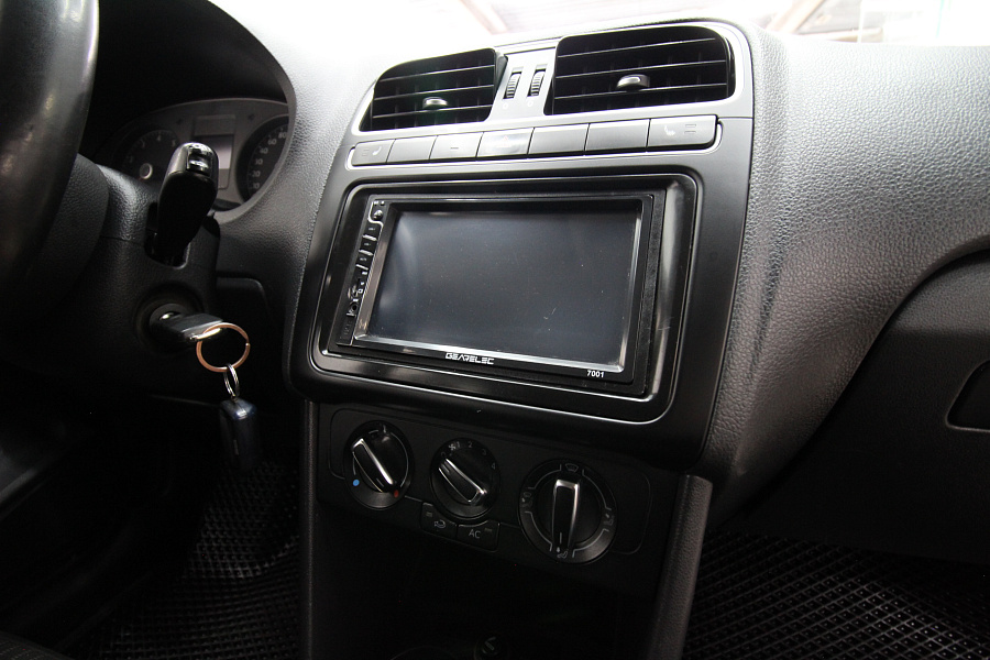 Volkswagen Polo, 2011г., передний привод, механика