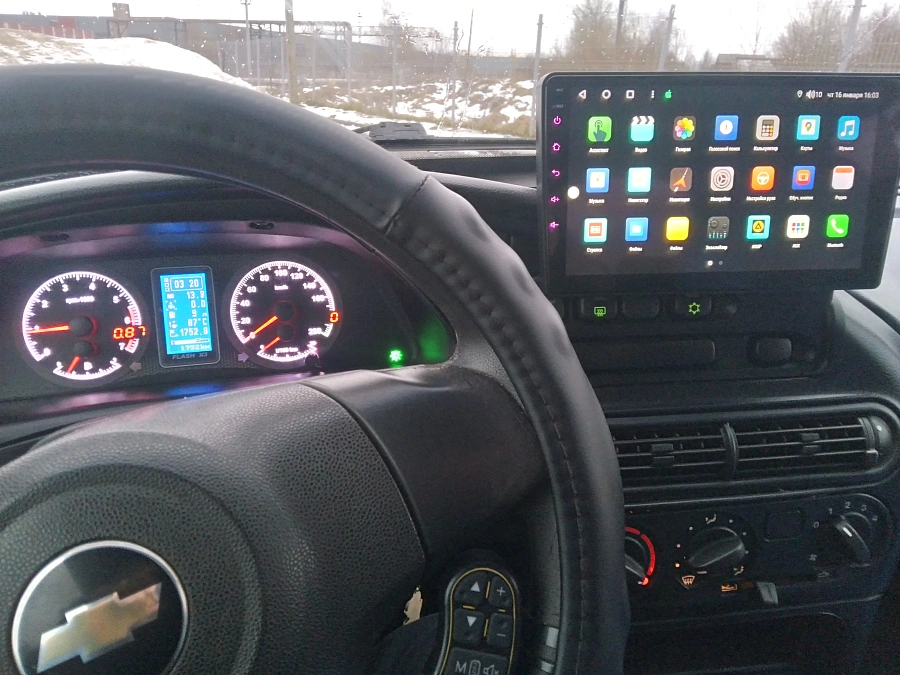 Chevrolet Niva, 2014г., полный привод, механика
