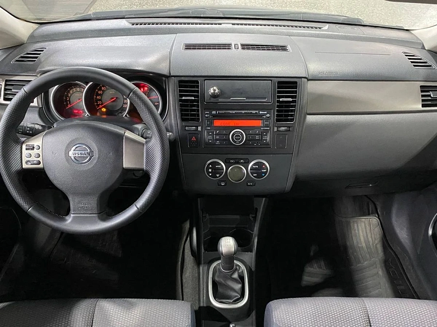 Nissan Tiida, 2008г., передний привод, механика