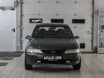 Opel Vectra, 1998г, передний привод, механика