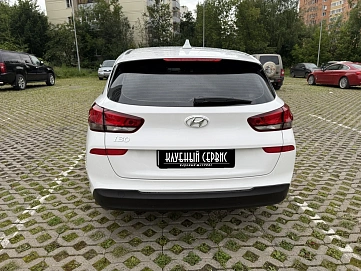 Hyundai i30, 2022г, передний привод, автомат
