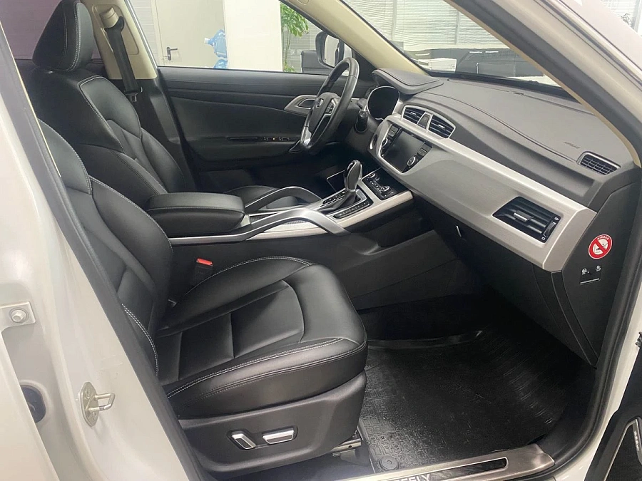 Geely Atlas, 2018г., полный привод, автомат