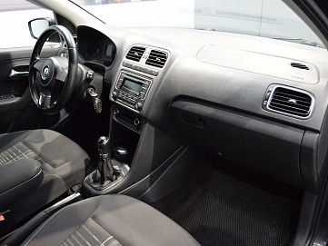 Volkswagen Polo, 2015г, передний привод, механика