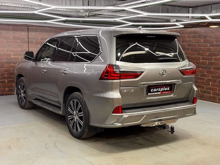 Lexus LX, 2017г., полный привод, автомат