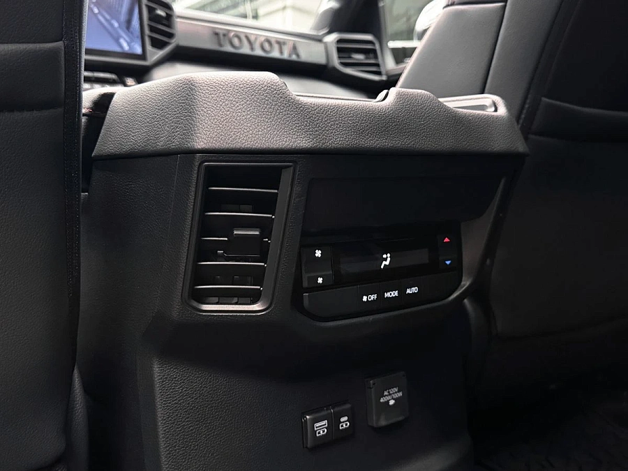 Toyota Sequoia, 2025г., полный привод, автомат