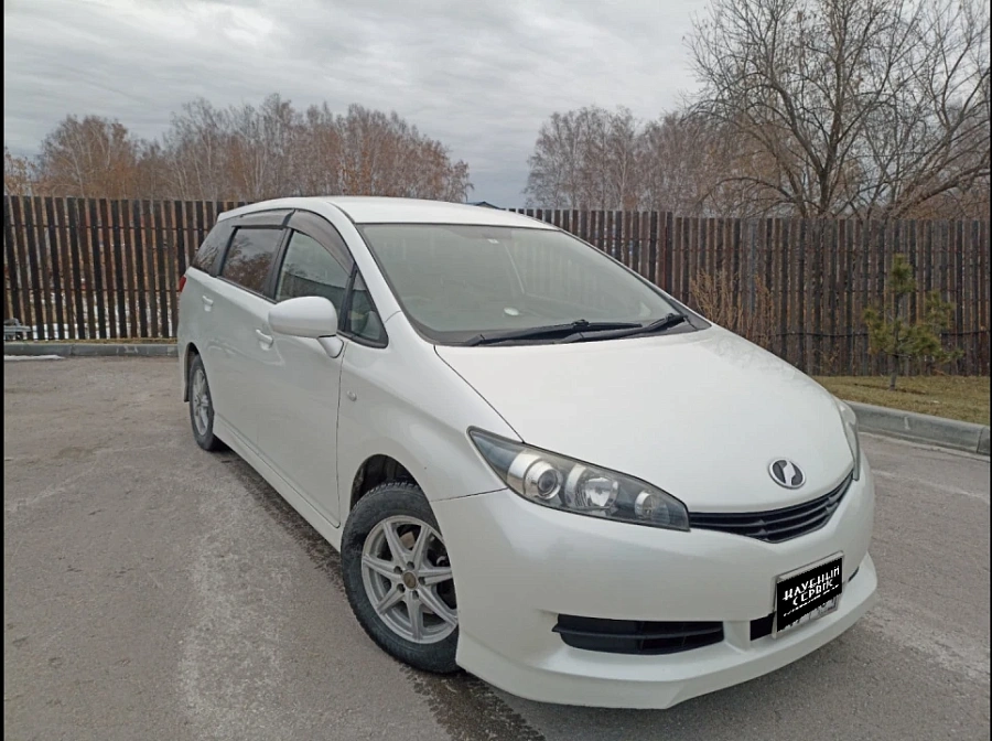 Toyota Wish, 2011г., передний привод, вариатор