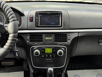 Hyundai Sonata, 2006г, передний привод, автомат