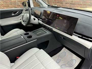 Voyah Dream, 2024г, полный привод, автомат