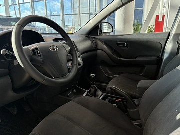 Hyundai Elantra, 2009г, передний привод, механика