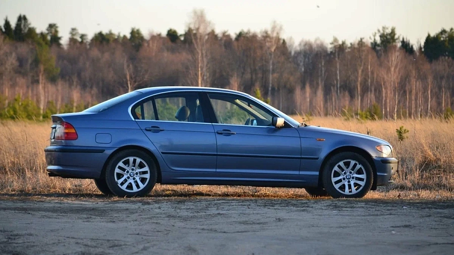 BMW 3 серии, 2002г., задний привод, автомат
