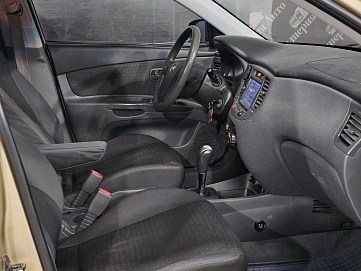 Kia Rio, 2006г, передний привод, автомат