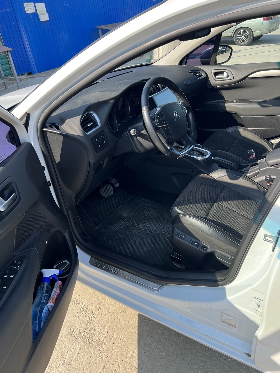 Citroen C4, 2012г., передний привод, автомат