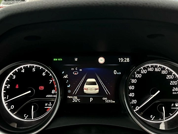 Toyota Camry, 2021г, передний привод, автомат