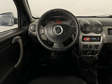 Renault Sandero, 2011г, передний привод, механика
