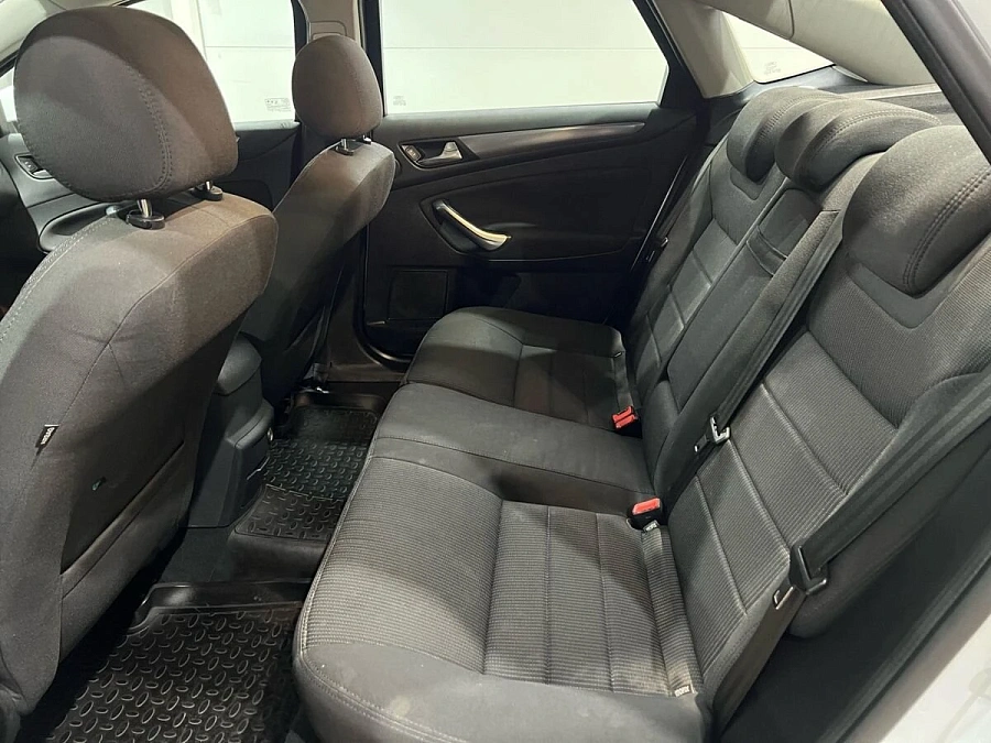 Ford Mondeo, 2012г., передний привод, автомат